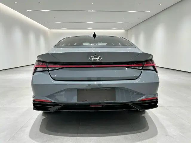 Hyundai Elantra — Фото автомобиля 5