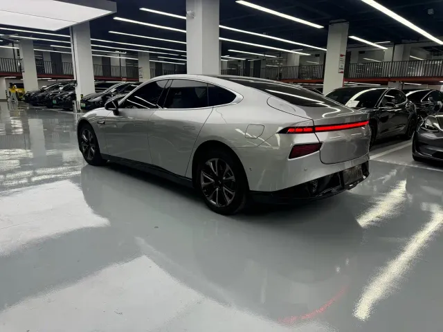 Xpeng P7 — Фото автомобиля 13