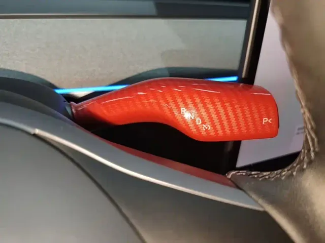 Tesla Model Y — Фото автомобиля 13