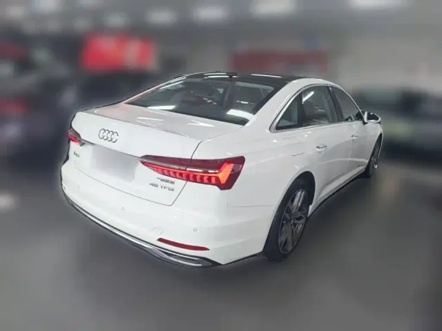 Audi A6L — Фото автомобиля 11