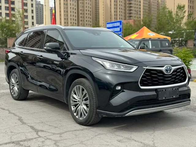 Toyota Highlander — Фото автомобиля 3
