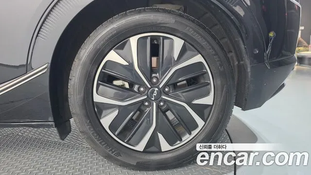 Kia EV6 — Фото автомобиля 21