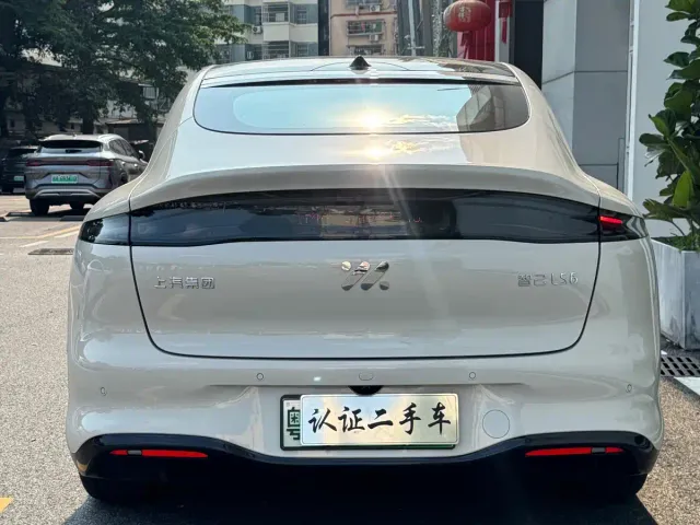 IM Motors LS6 — Фото автомобиля 22