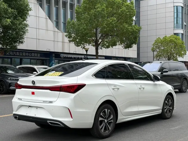 Changan Eado — Фото автомобиля 14