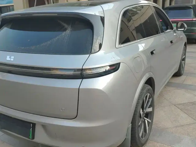 Li Auto L7 — Фото автомобиля 7