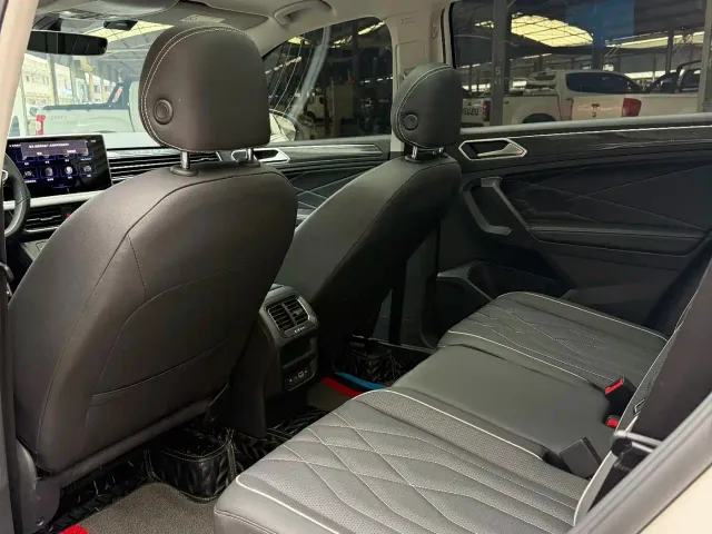 Volkswagen Tiguan L — Фото автомобиля 9