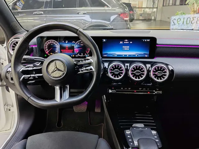 Mercedes-Benz A-Class — Фото автомобиля 11