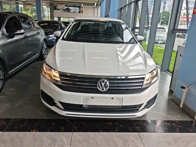 Volkswagen Lavida — Фото автомобиля 2