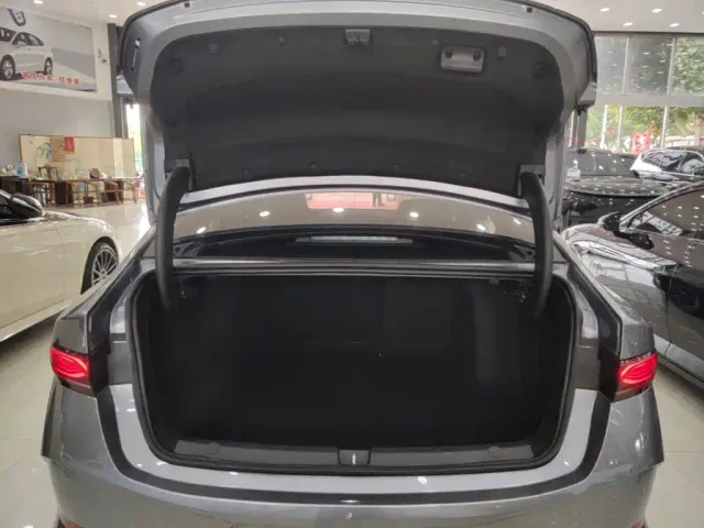 BYD Qin PLUS — Фото автомобиля 18