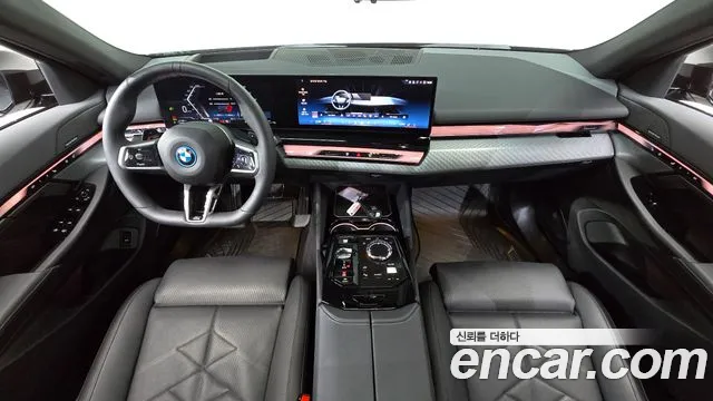 BMW 5 Series G60 — Фото автомобиля 7