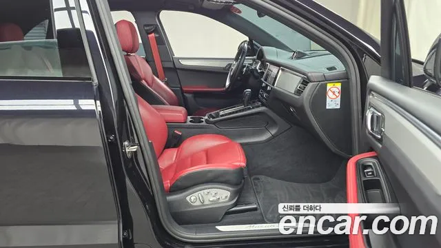 Porsche Macan — Фото автомобиля 11