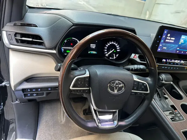 Toyota Granvia — Фото автомобиля 7