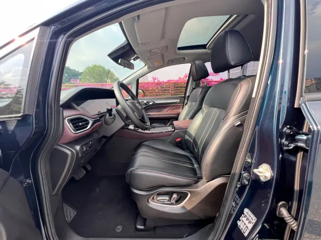 GAC Trumpchi M6 — Фото автомобиля 9