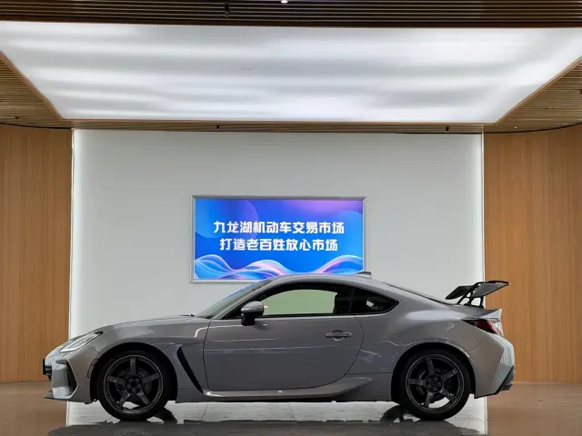 Subaru BRZ — Фото автомобиля 5