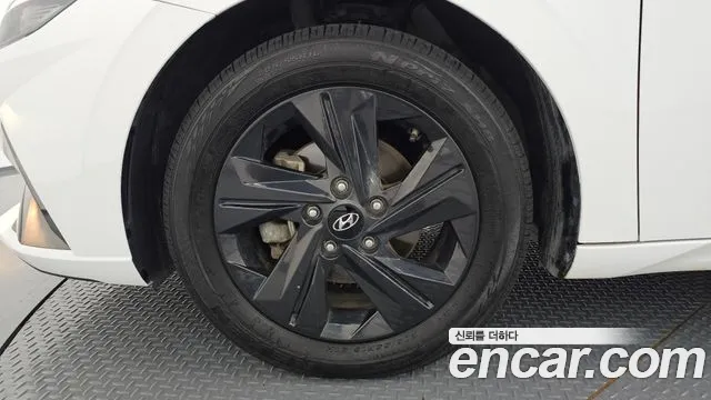 Hyundai AVANTE Avante (CN7) — Фото автомобиля 5