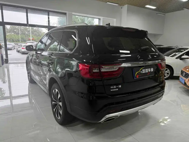 Hongqi HS7 — Фото автомобиля 9