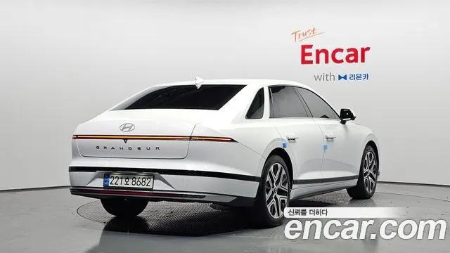 Hyundai Grandeur GN7 — Фото автомобиля 2
