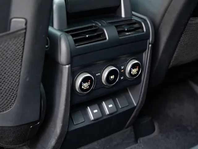 Land Rover Defender — Фото автомобиля 9