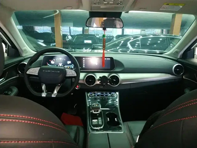 Forthing T5 Evo — Фото автомобиля 5