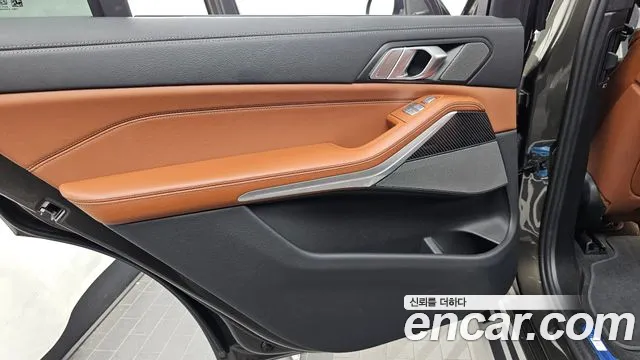 BMW X7 — Фото автомобиля 24