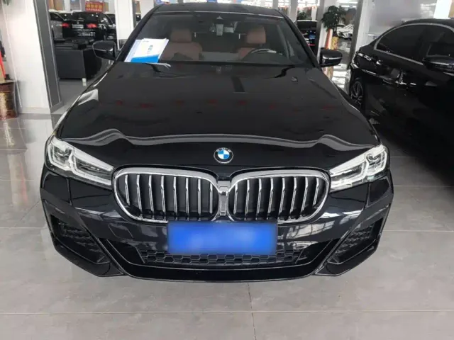 BMW 5 Series — Фото автомобиля 2