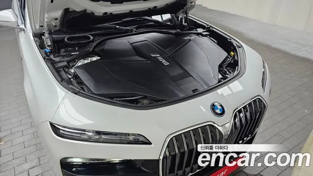 BMW i7 — Фото автомобиля 5