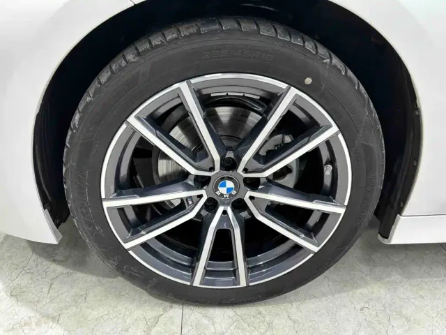 BMW 3 Series — Фото автомобиля 26
