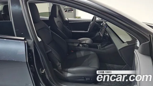 Tesla Model 3 — Фото автомобиля 22