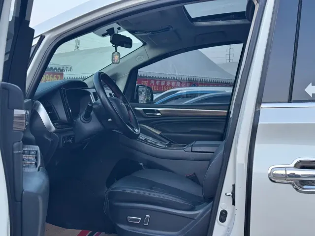GAC Trumpchi M8 — Фото автомобиля 6