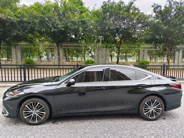 Lexus ES — Фото автомобиля 7