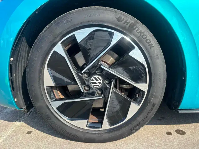 Volkswagen ID.3 — Фото автомобиля 12