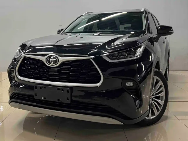 Фотография автомобиля — Toyota Highlander