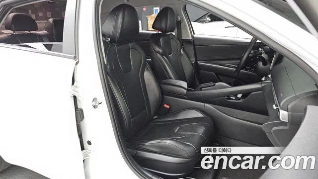 Hyundai AVANTE Avante (CN7) — Фото автомобиля 12