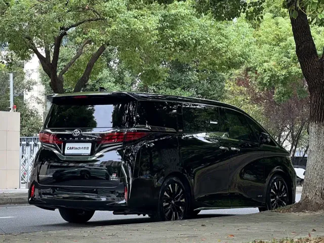 Toyota Alphard — Фото автомобиля 5
