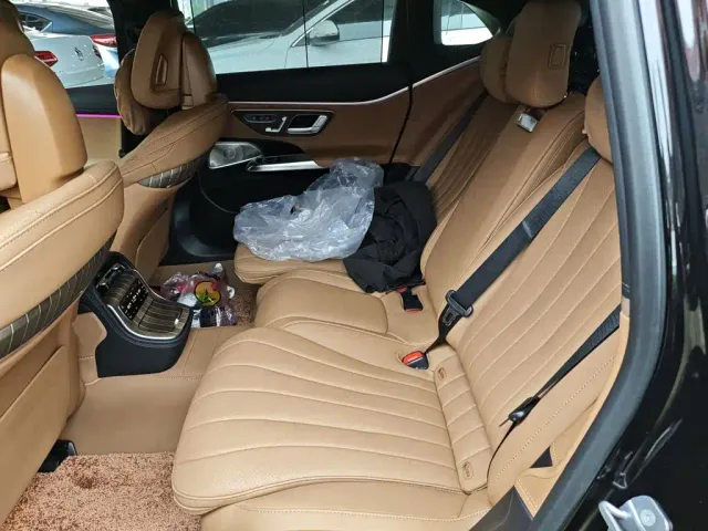 Mercedes-Benz E-Class — Фото автомобиля 16