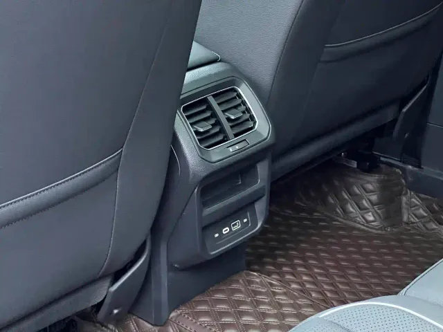Volkswagen Tiguan L — Фото автомобиля 20
