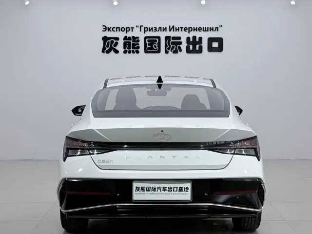 Hyundai Elantra — Фото автомобиля 5