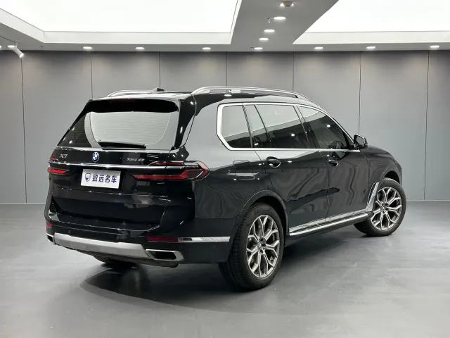 BMW X7 — Фото автомобиля 4