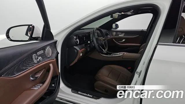 Mercedes-Benz E-Class E-класс W213 E350 4MATIC Exclusive — Фото автомобиля 10