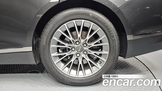 Genesis G80 Бензин 2.5 турбо AWD — Фото автомобиля 16