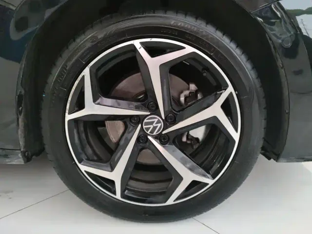 Volkswagen Passat — Фото автомобиля 6