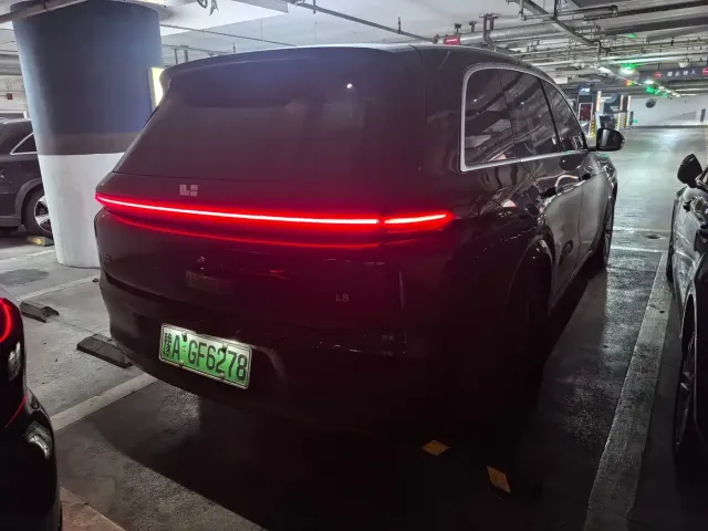 Li Auto L8 — Фото автомобиля 5