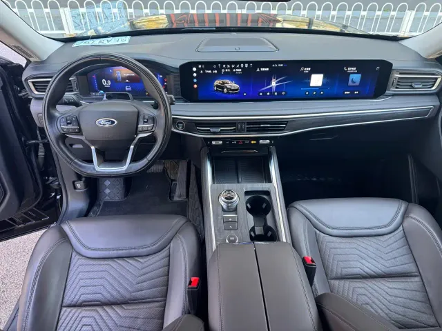 Ford Explorer — Фото автомобиля 13