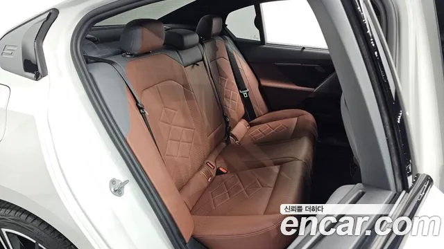 BMW 5-Series 5 серия (G60) — Фото автомобиля 11