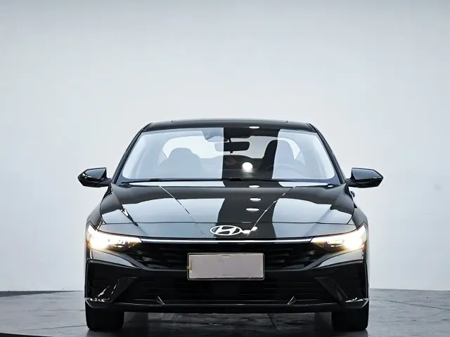 Hyundai Elantra — Фото автомобиля 2