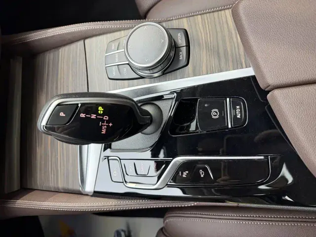 BMW 5 Series — Фото автомобиля 19