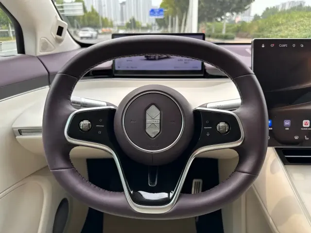 Zhijie Luxeed R7 2026 Pure Electric Max+ — Фото автомобиля 8