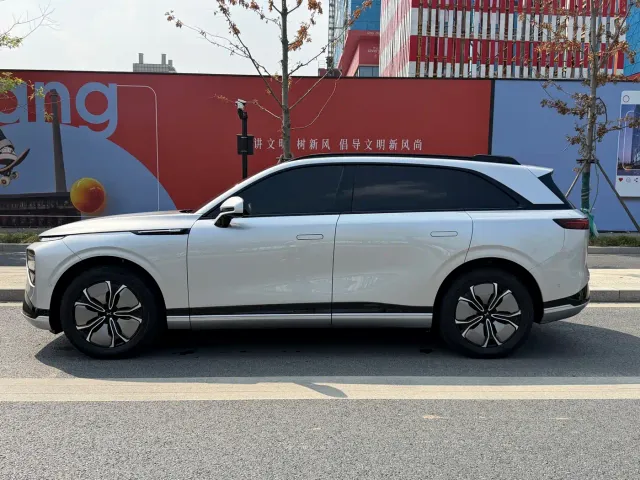 Xpeng G9 — Фото автомобиля 3