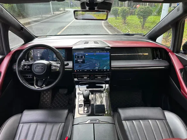 GAC Trumpchi M8 — Фото автомобиля 19