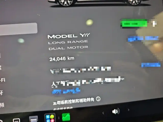 Tesla Model Y L — Фото автомобиля 11